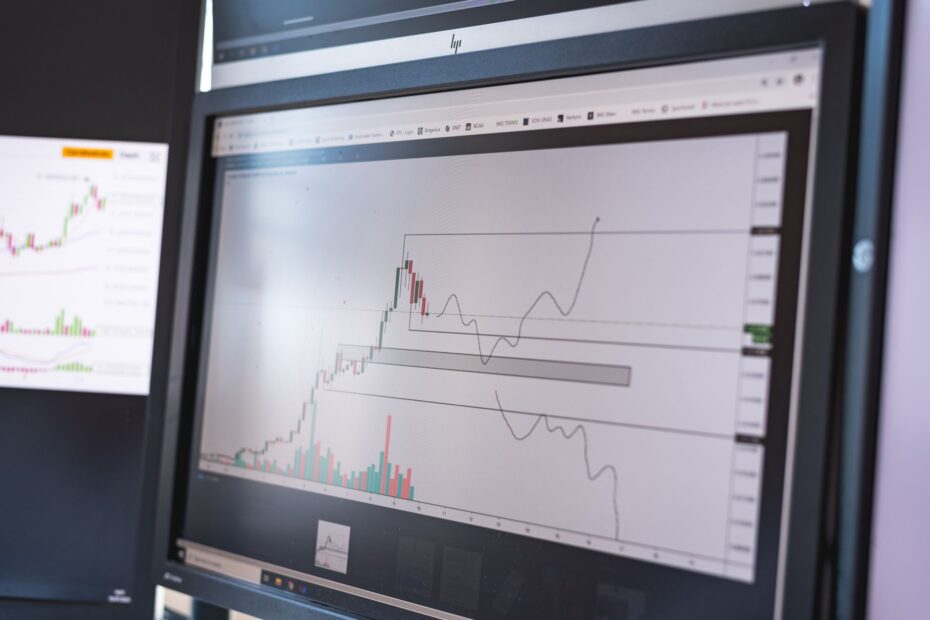 Traders on the CME Group trading floor observing market data