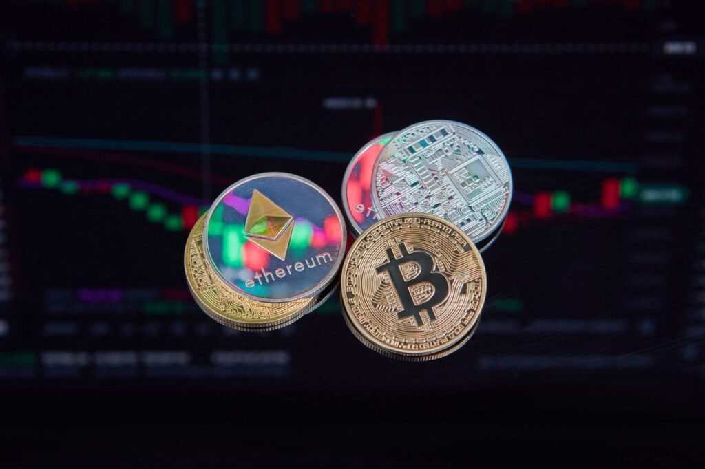 Abstract image showing traditional finance and digital assets converging, with stablecoins and tokenized assets represented