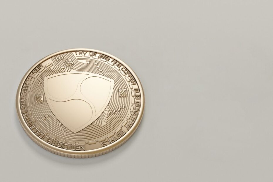 Artificial intelligence analyzing blockchain data to enhance personal crypto security